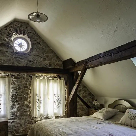 Family House Kalska Domacija Pensión Semic