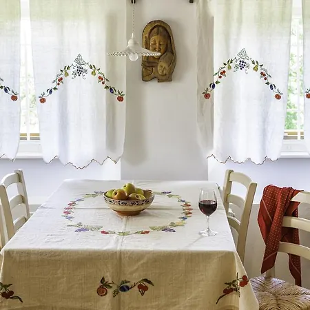 Family House Kalska Domacija Gostinjska kuća *